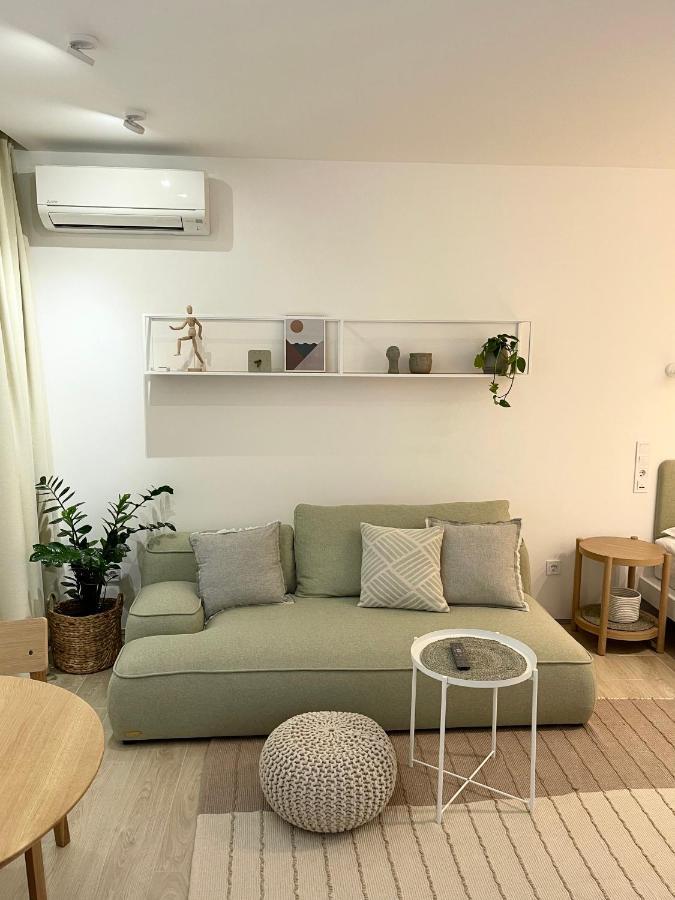 White Goose Apartment